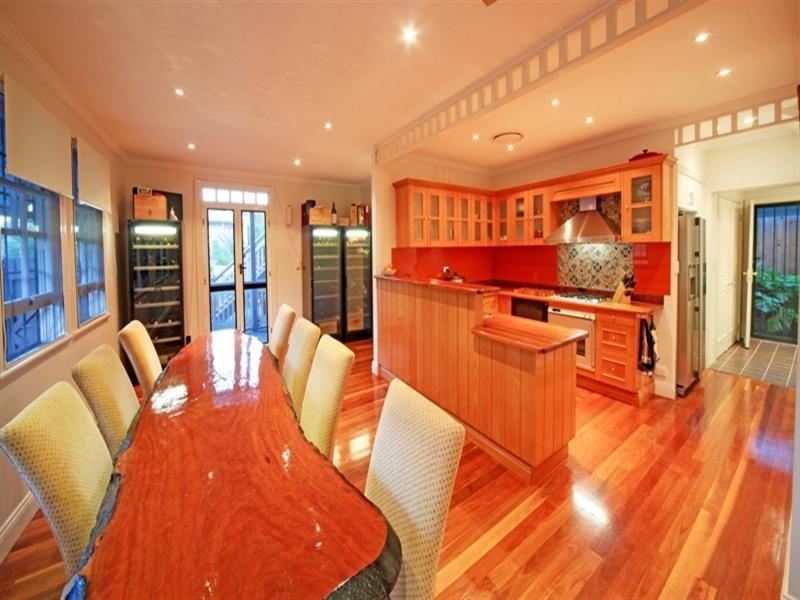 53 Harris Street, Hawthorne QLD 4171