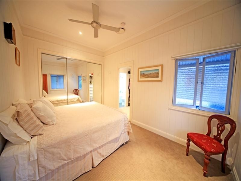 53 Harris Street, Hawthorne QLD 4171