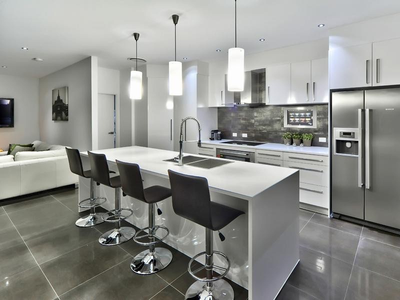 155 Macrossan Avenue, Norman Park QLD 4170