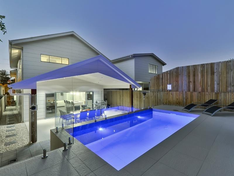 155 Macrossan Avenue, Norman Park QLD 4170