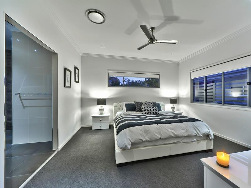 155 Macrossan Avenue, Norman Park QLD 4170