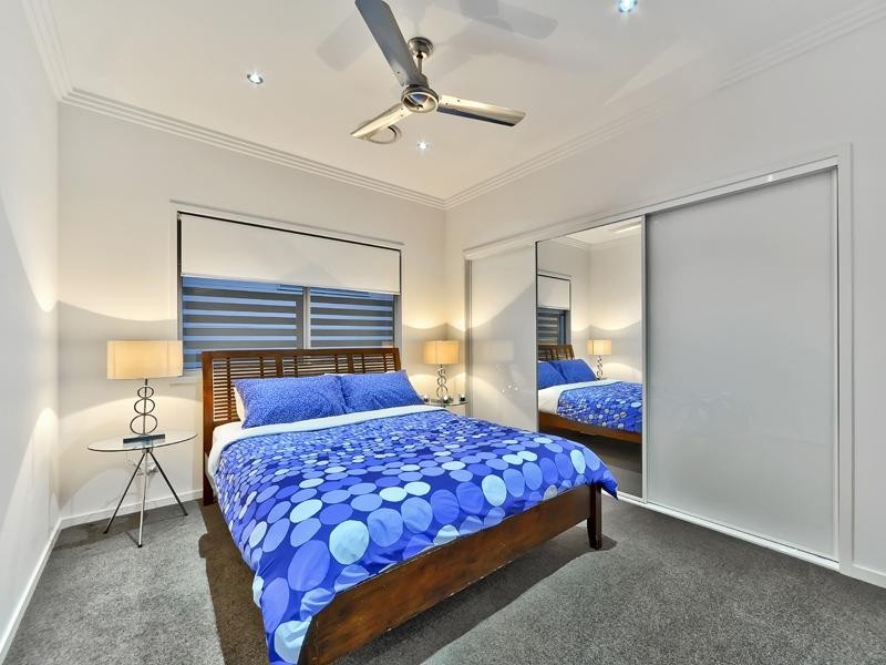 155 Macrossan Avenue, Norman Park QLD 4170