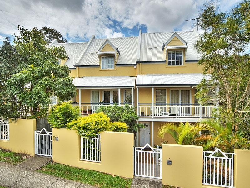 6/7 Miles Street, Hawthorne QLD 4171