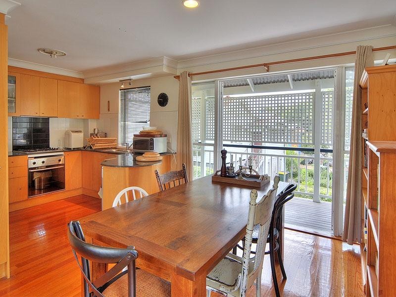 6/7 Miles Street, Hawthorne QLD 4171