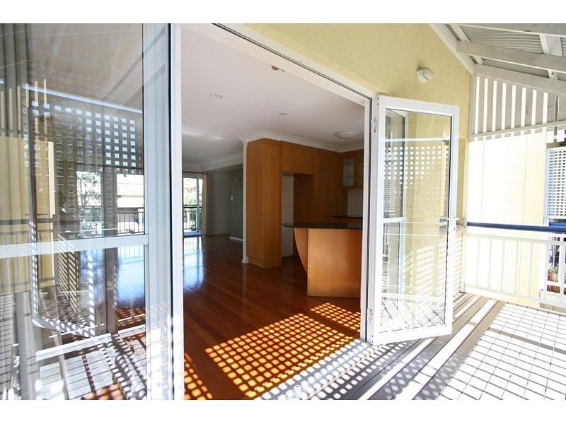 6/7 Miles Street, Hawthorne QLD 4171