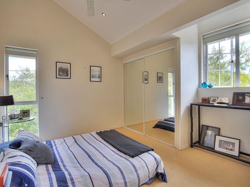 6/7 Miles Street, Hawthorne QLD 4171