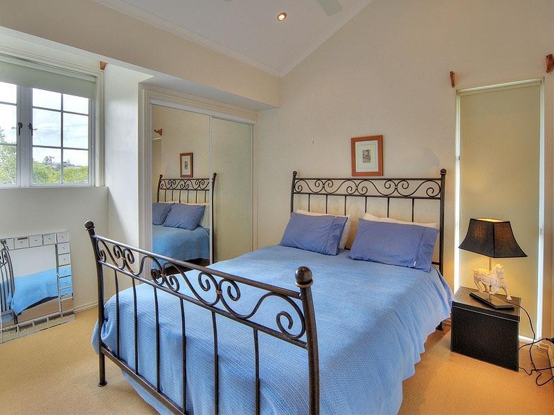 6/7 Miles Street, Hawthorne QLD 4171