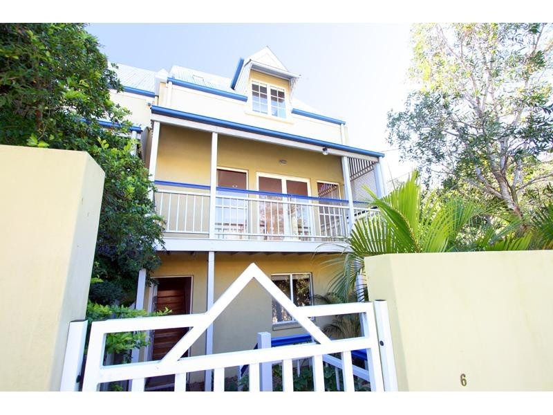 6/7 Miles Street, Hawthorne QLD 4171