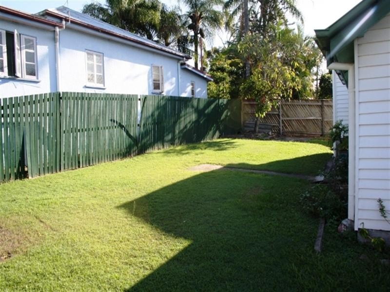 25 Bovelles Street, Camp Hill QLD 4152