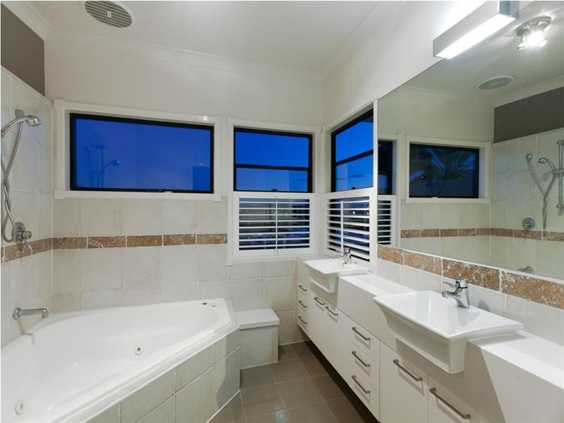 39 Victoria Street, Balmoral QLD 4171