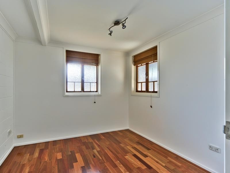 61 Wynnum Road, Norman Park QLD 4170