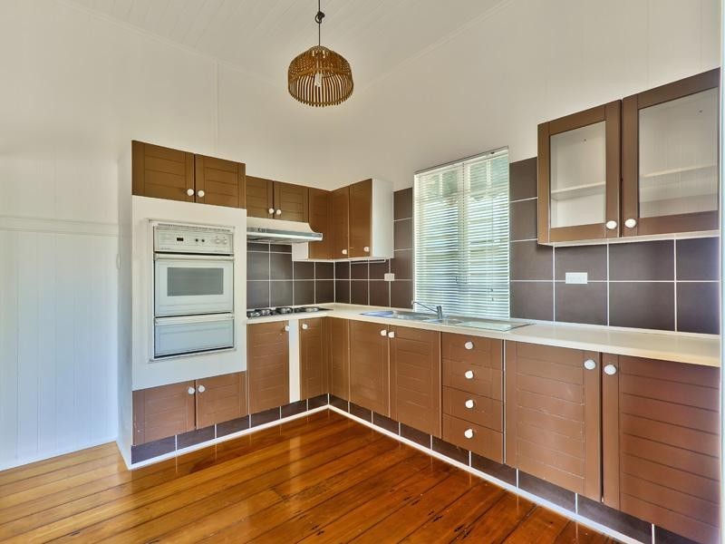 61 Wynnum Road, Norman Park QLD 4170