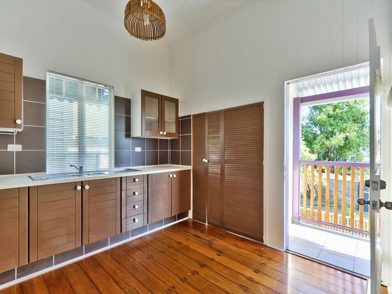 61 Wynnum Road, Norman Park QLD 4170