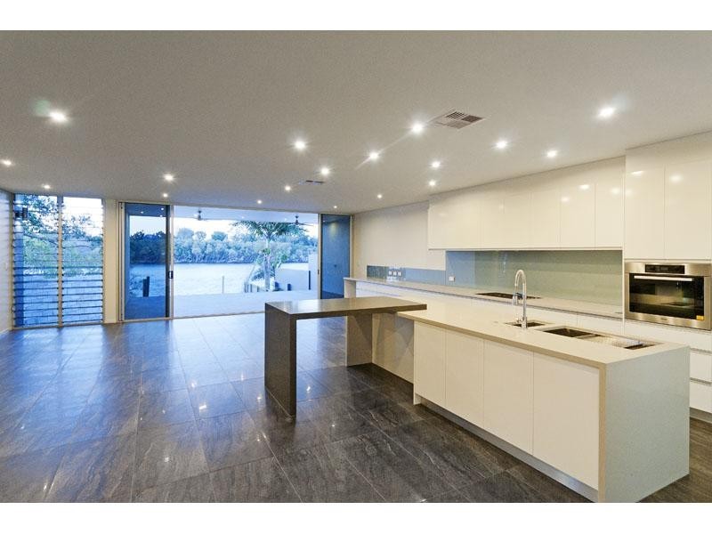 91 Brisbane Corso, Fairfield QLD 4103