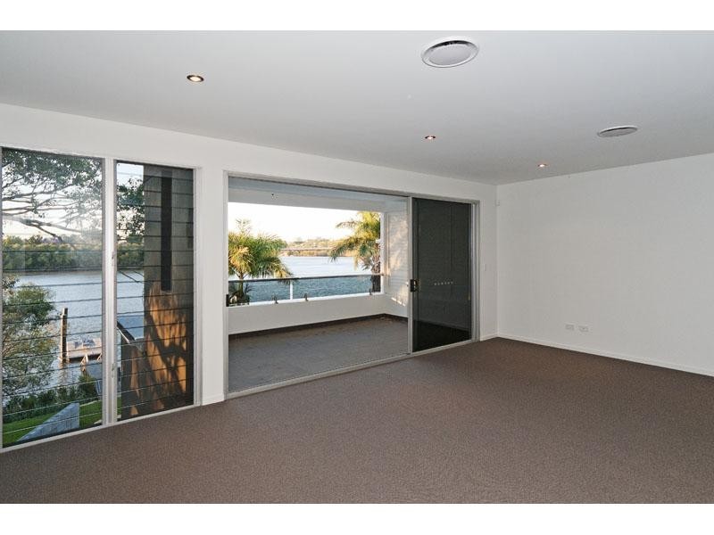 91 Brisbane Corso, Fairfield QLD 4103