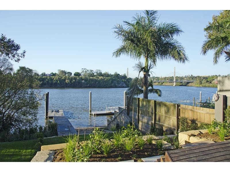 91 Brisbane Corso, Fairfield QLD 4103