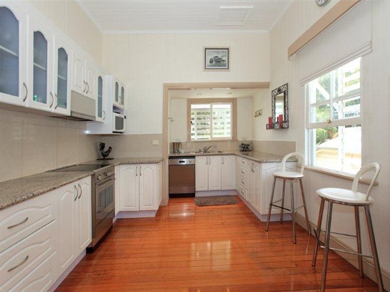 8 Aster Street, Cannon Hill QLD 4170