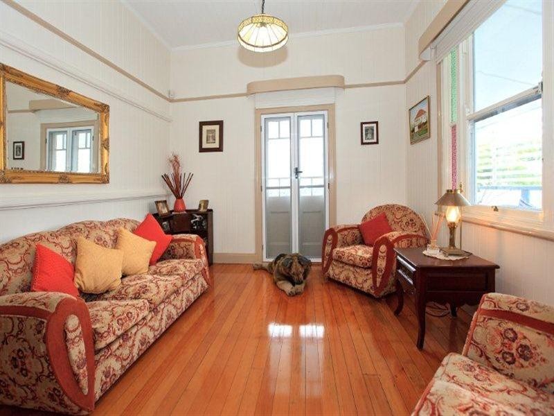8 Aster Street, Cannon Hill QLD 4170