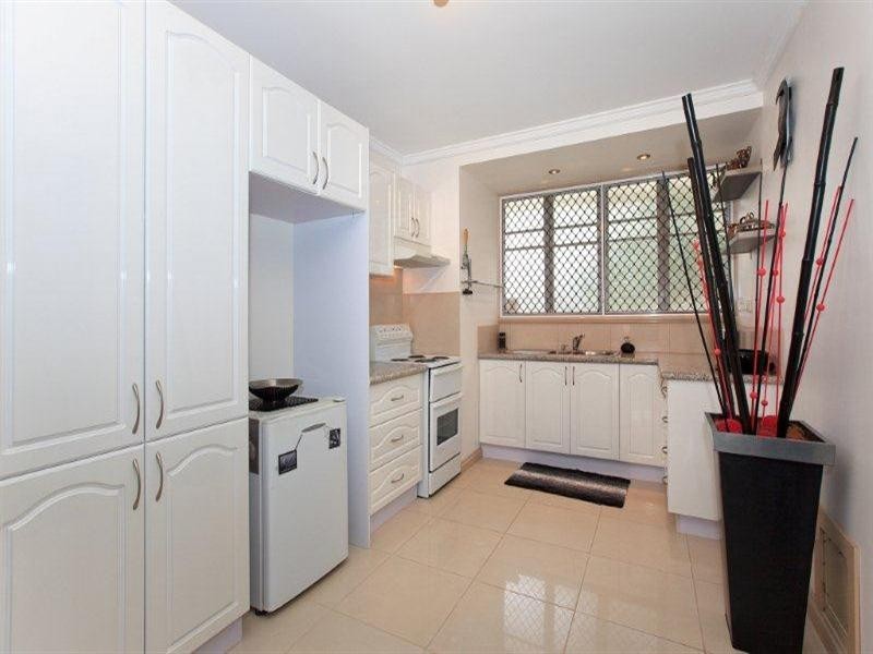 8 Aster Street, Cannon Hill QLD 4170