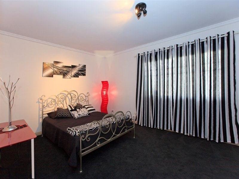 8 Aster Street, Cannon Hill QLD 4170