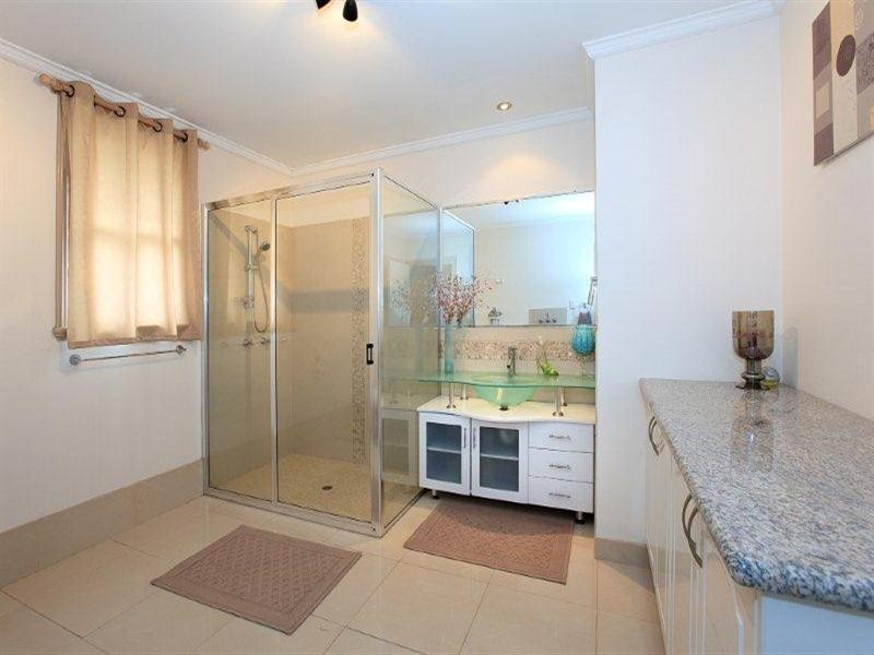 8 Aster Street, Cannon Hill QLD 4170