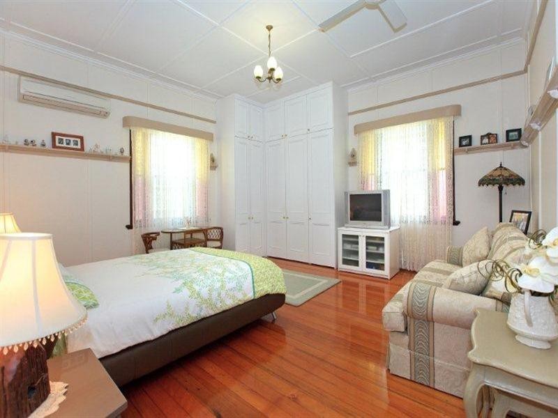 8 Aster Street, Cannon Hill QLD 4170