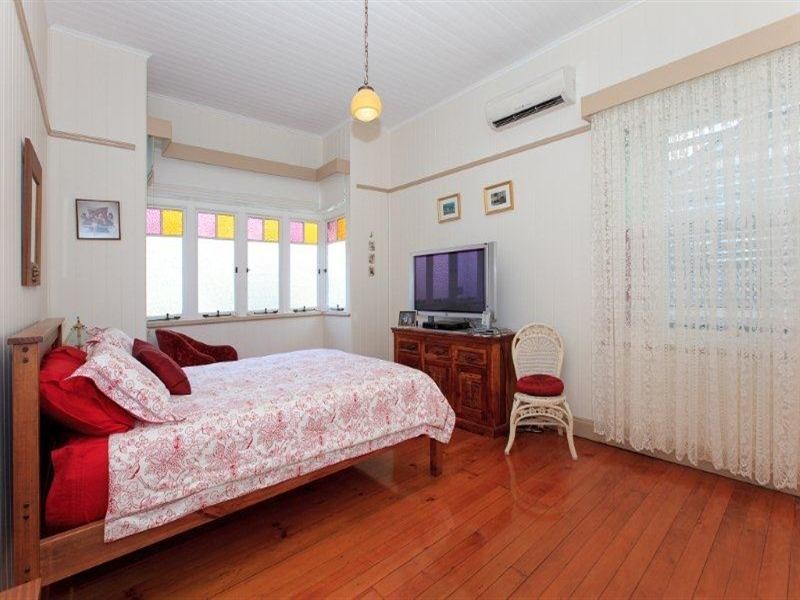 8 Aster Street, Cannon Hill QLD 4170