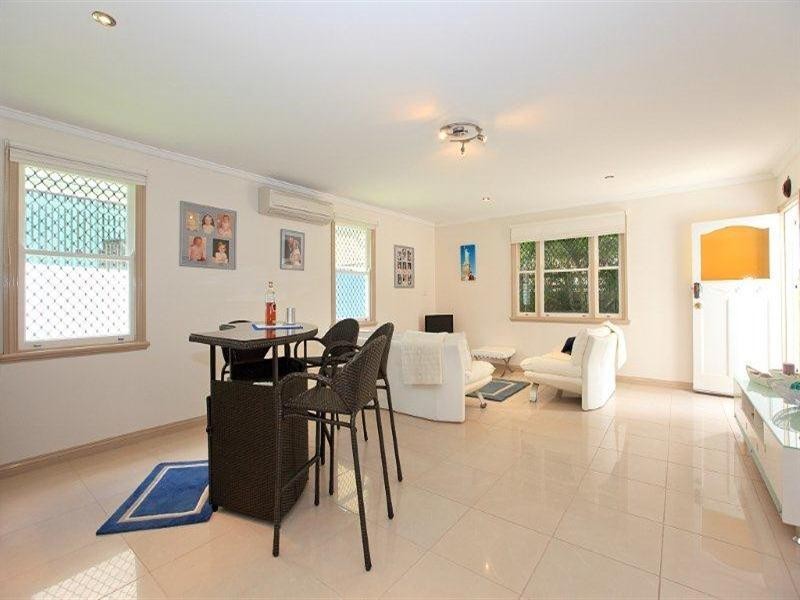 8 Aster Street, Cannon Hill QLD 4170