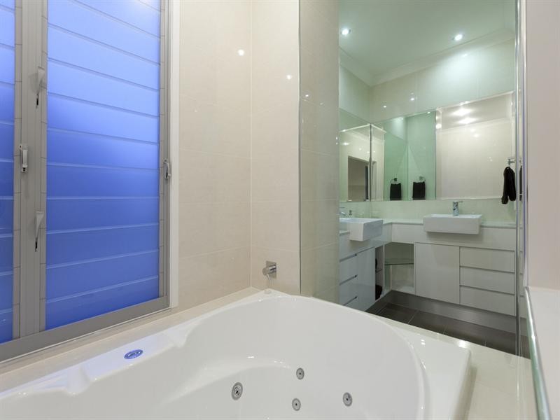 47 Harrison Street, Bulimba QLD 4171