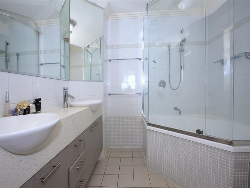 3/5 Wambool Street, Bulimba QLD 4171