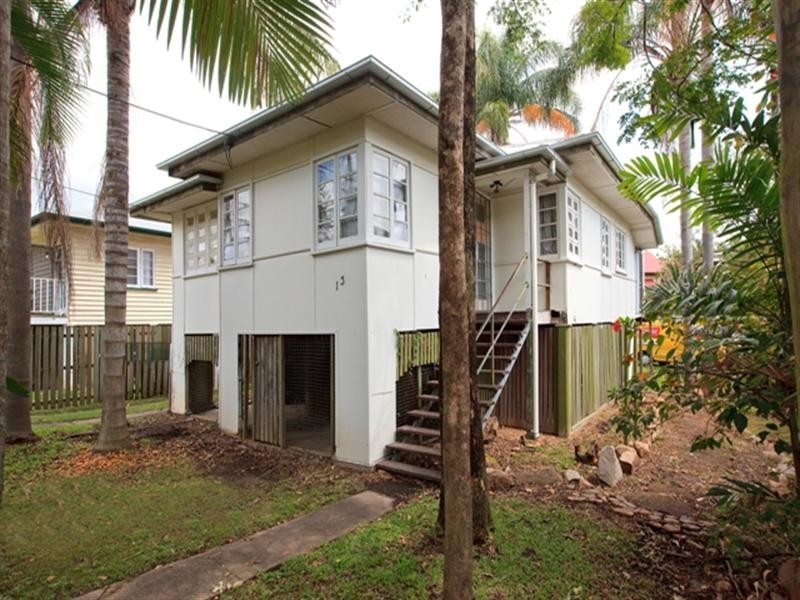 13 Balmoral Street, Hawthorne QLD 4171