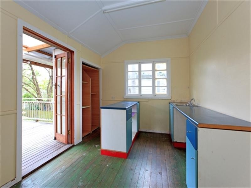 13 Balmoral Street, Hawthorne QLD 4171