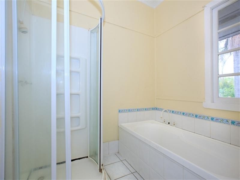 13 Balmoral Street, Hawthorne QLD 4171