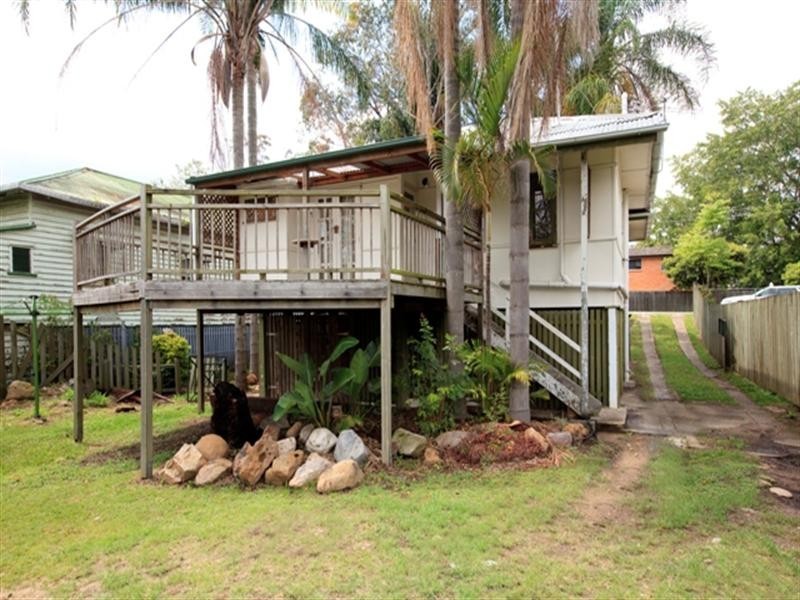 13 Balmoral Street, Hawthorne QLD 4171