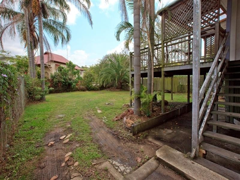 13 Balmoral Street, Hawthorne QLD 4171