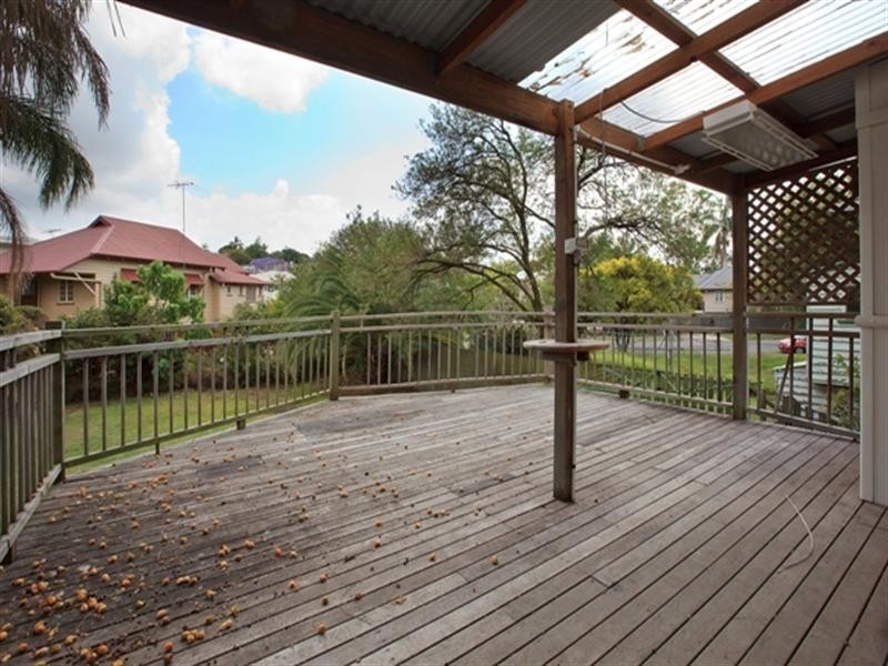 13 Balmoral Street, Hawthorne QLD 4171