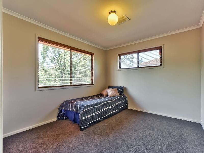 10 Kinsella Street, Belmont QLD 4153