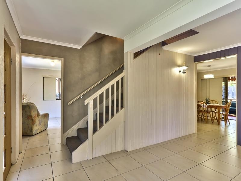 10 Kinsella Street, Belmont QLD 4153