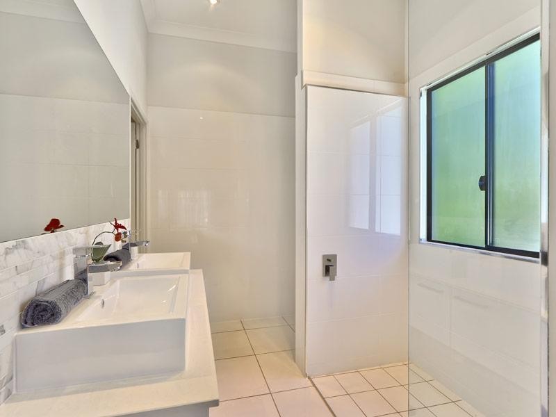 19 Burlington Street, East Brisbane QLD 4169