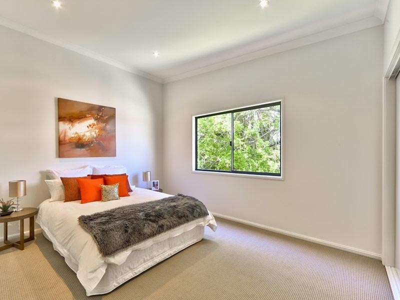 19 Burlington Street, East Brisbane QLD 4169