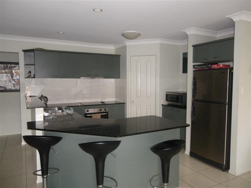 6 Karajini Crescent, Parkinson QLD 4115