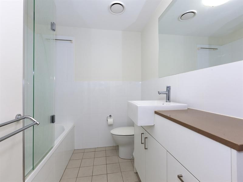 888 Wynnum Road, Cannon Hill QLD 4170