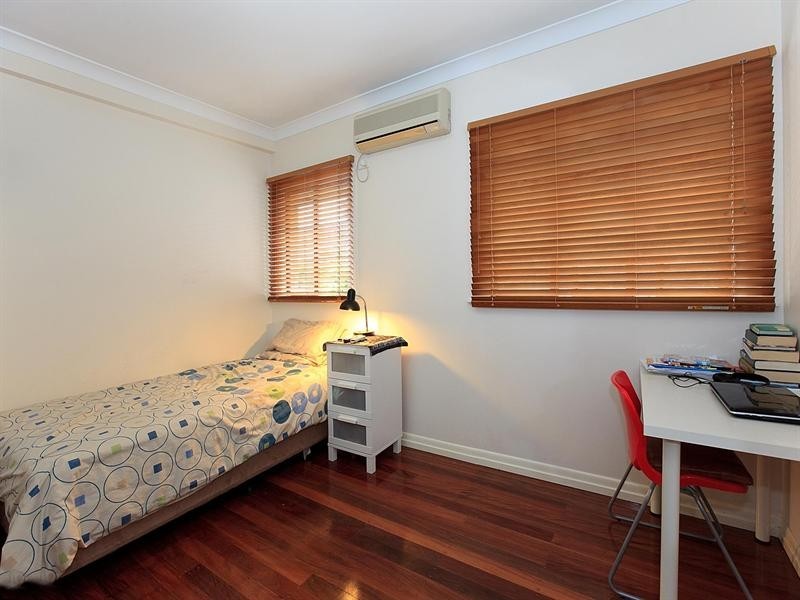 309 Cornwall Street, Greenslopes QLD 4120