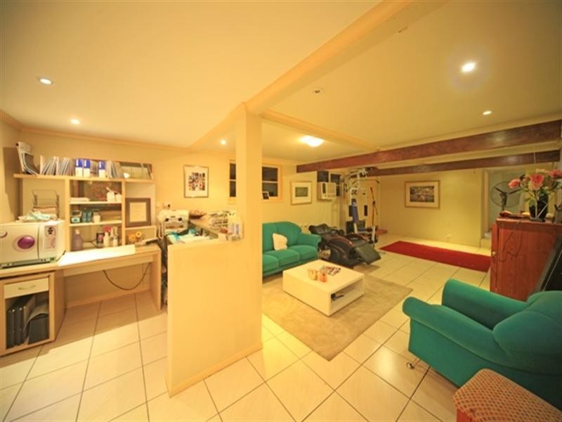 9 Norman Street, East Brisbane QLD 4169