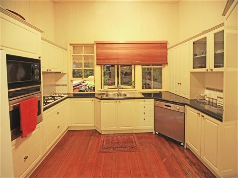 9 Norman Street, East Brisbane QLD 4169