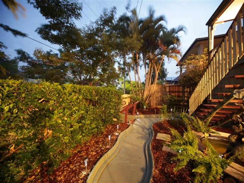 9 Norman Street, East Brisbane QLD 4169