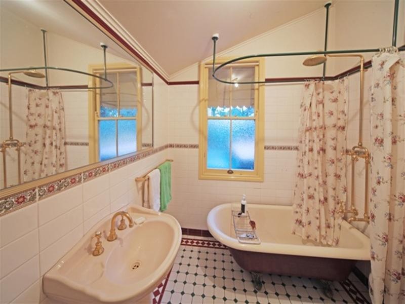 9 Norman Street, East Brisbane QLD 4169