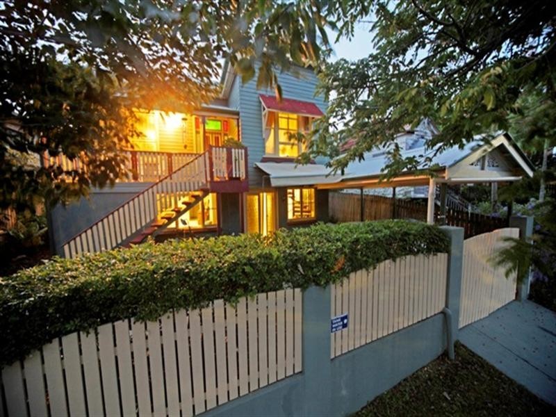 9 Norman Street, East Brisbane QLD 4169