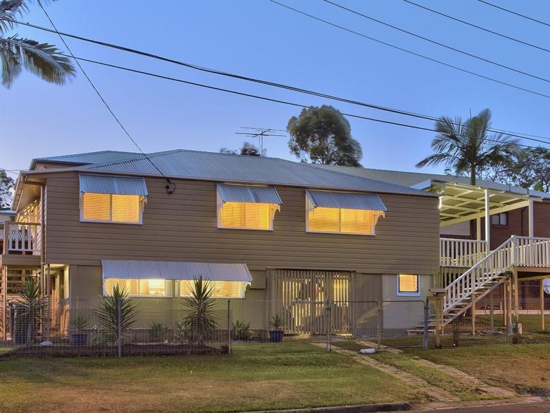 114 McIlwraith Avenue, Norman Park QLD 4170