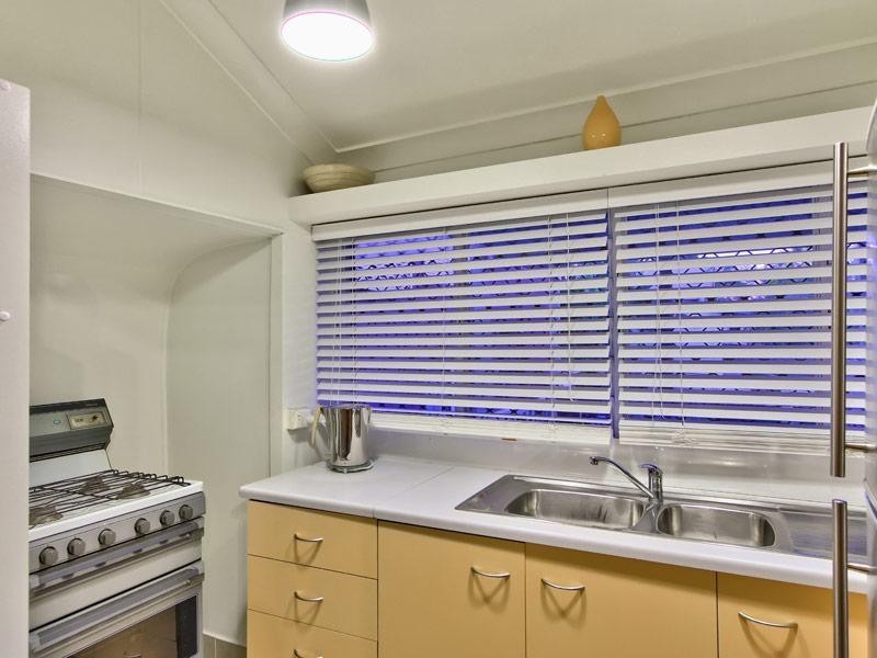 114 McIlwraith Avenue, Norman Park QLD 4170
